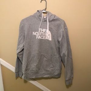 The North Face: hoodie